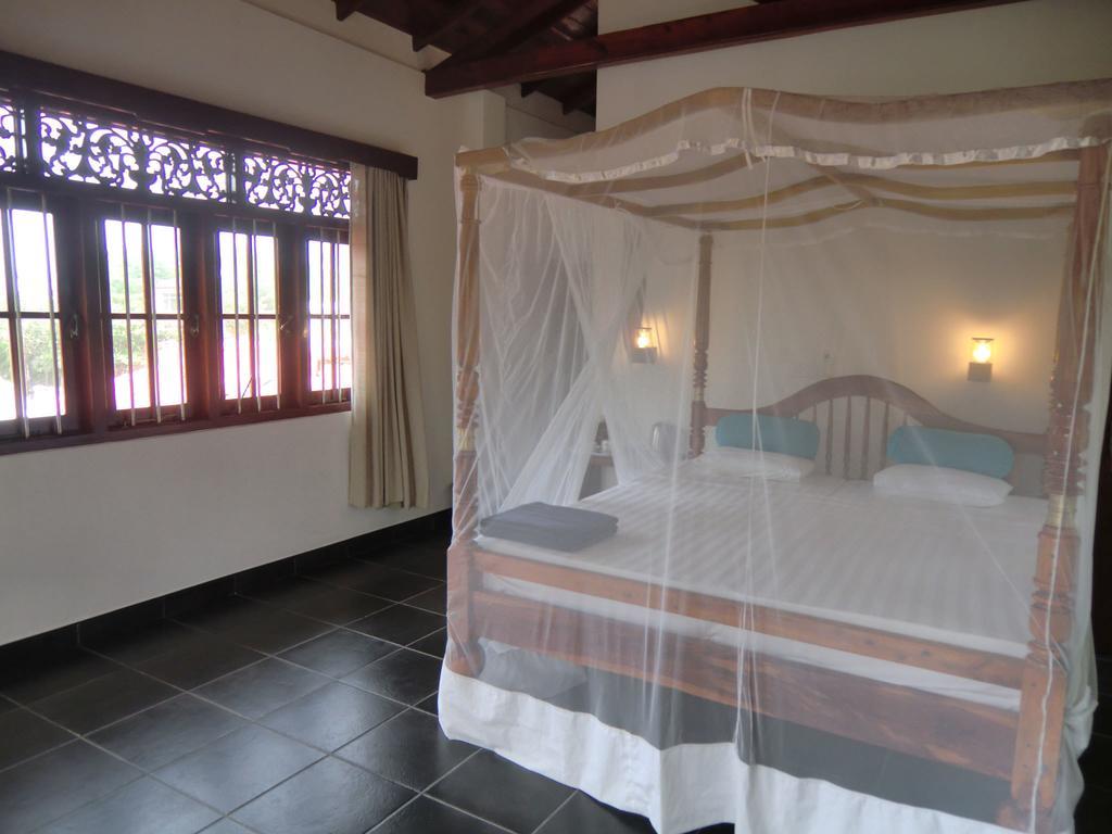 The Oasis Villa Hikkaduwa Room photo